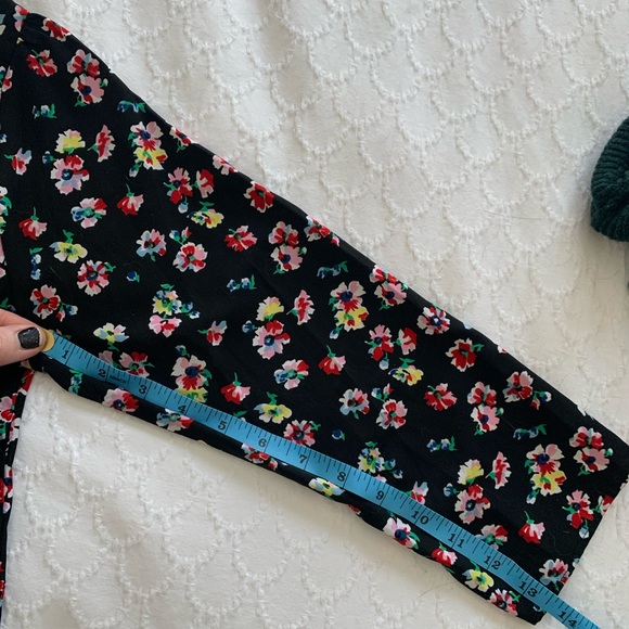 Colorful floral 3/4 sleeved top - Picture 5 of 8